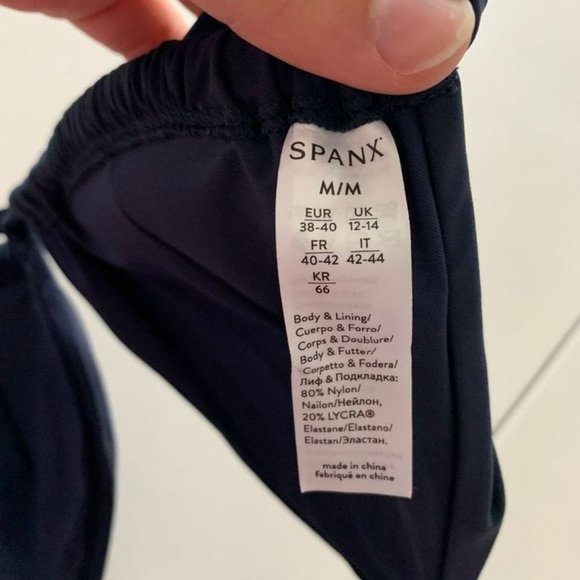 Spanx Swimwear Triangle Bikini Adjustable Built-in Bra Top  M Medium Navy Blue - Picture 6 of 6